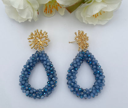 blaue Tropfenohrringe mit Korallen Stecker, Statement Ohrringe blau, Blaue Ohrringe