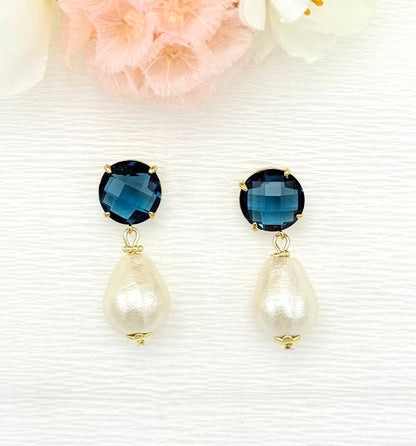 Blaue Ohrringe, Ohrringe blau, Ohrringe mit Baumwollperle, Glitzer Ohrringe, Ohrringe glitzer, Modeschmuck Ohrringe, hochwertiger Modeschmuck, Onlineshop Ohrringe, edle Ohrringe, Baumwollperlen, Ohrringe leicht