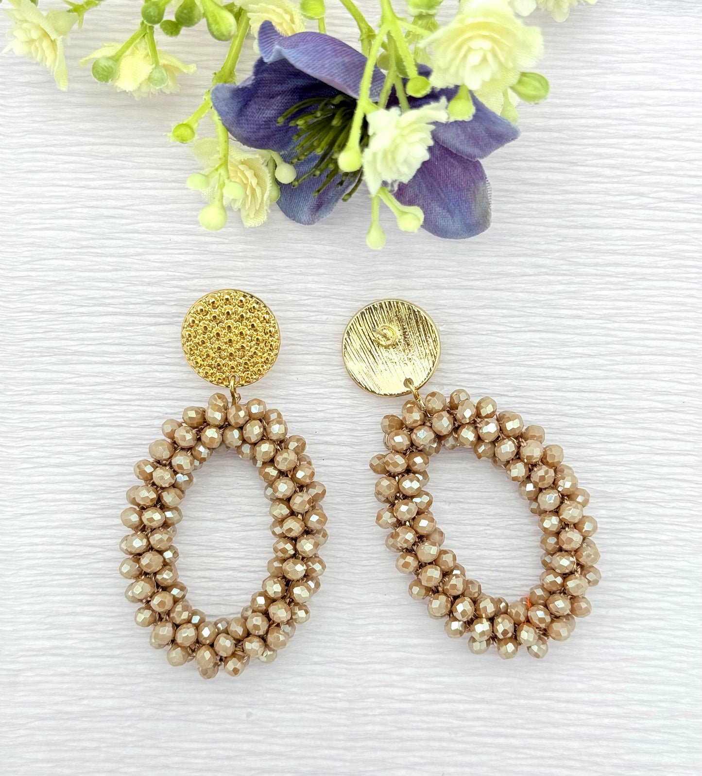 beige Ohrringe, Ohrringe beige, Ohrringe mit Tropfen, Tropfenohrringe, Glitzer Ohrringe, Ohrringe glitzer, Modeschmuck Ohrringe, hochwertiger Modeschmuck, Onlineshop Ohrringe, Statementohrringe