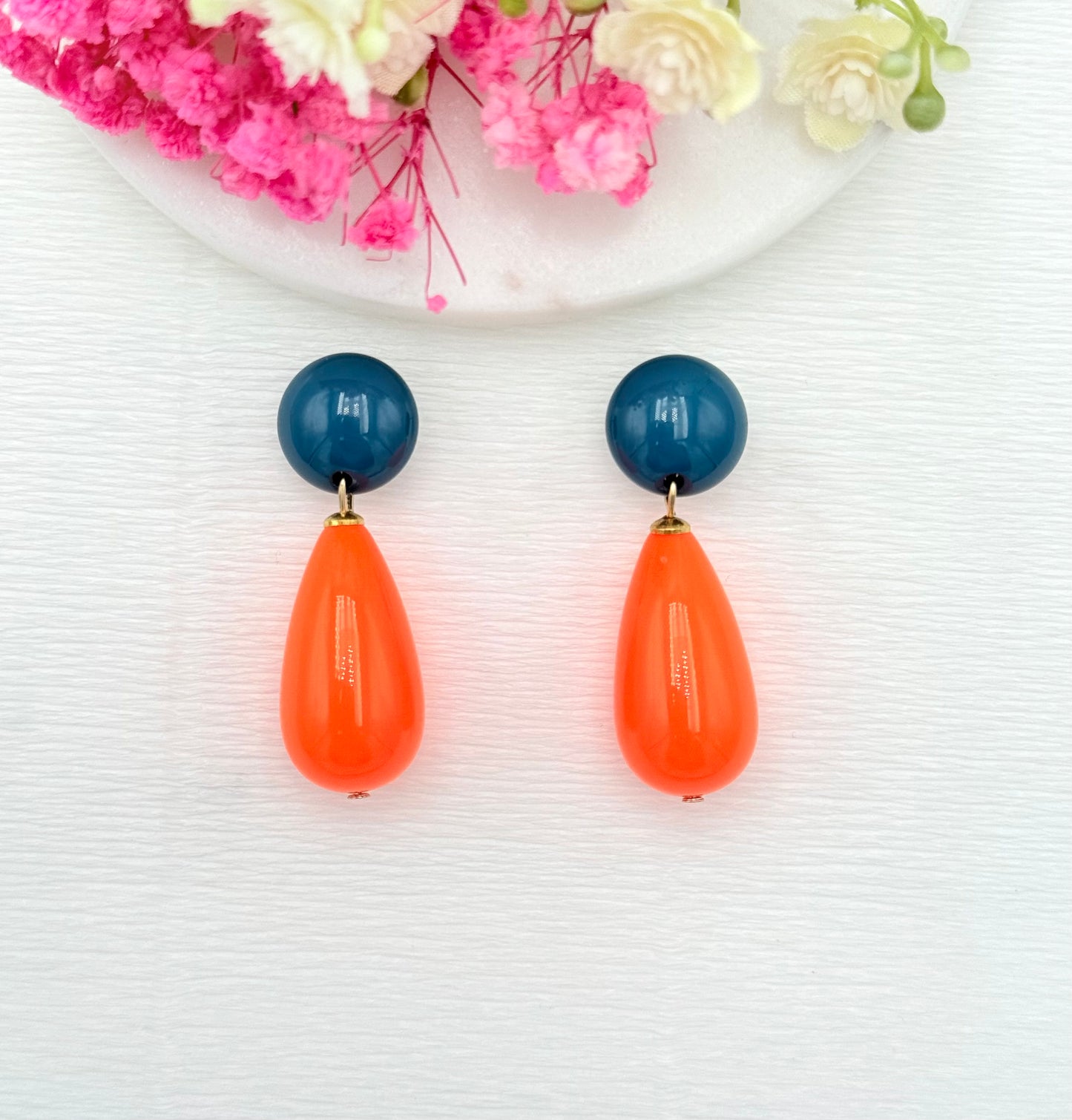 orange Ohrringe, Ohrringe orange, neon Ohrringe, Ohrringe orange neon, Ohrringe mit Tropfen, Tropfenohrringe, Modeschmuck Ohrringe, hochwertiger Modeschmuck, Onlineshop Ohrringe, Statementohrringe, klassische Ohrringe, Julilein Ohrringe