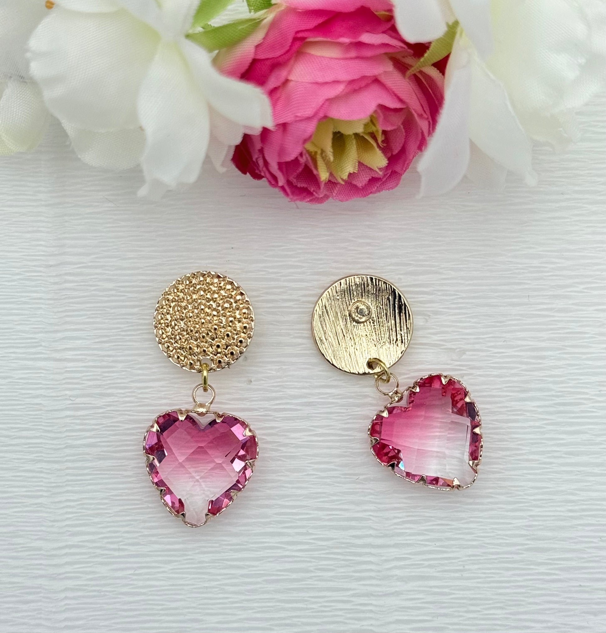 pinke Ohrringe, Ohrringe pink,  Herzohrringe, Ohrringe mit Herz, Ohrringe mit Herzanhänger, goldene Ohrringe, Glitzer Ohrringe, Ohrringe glitzer, Modeschmuck Ohrringe, hochwertiger Modeschmuck, Onlineshop Ohrringe, 