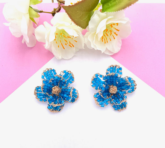 Ohrringe blau, blaue Ohrringe, edler Modeschmuck, Blumenohrringe, Ohrringe Blume, Statementohrringe, Sommerohrringe 