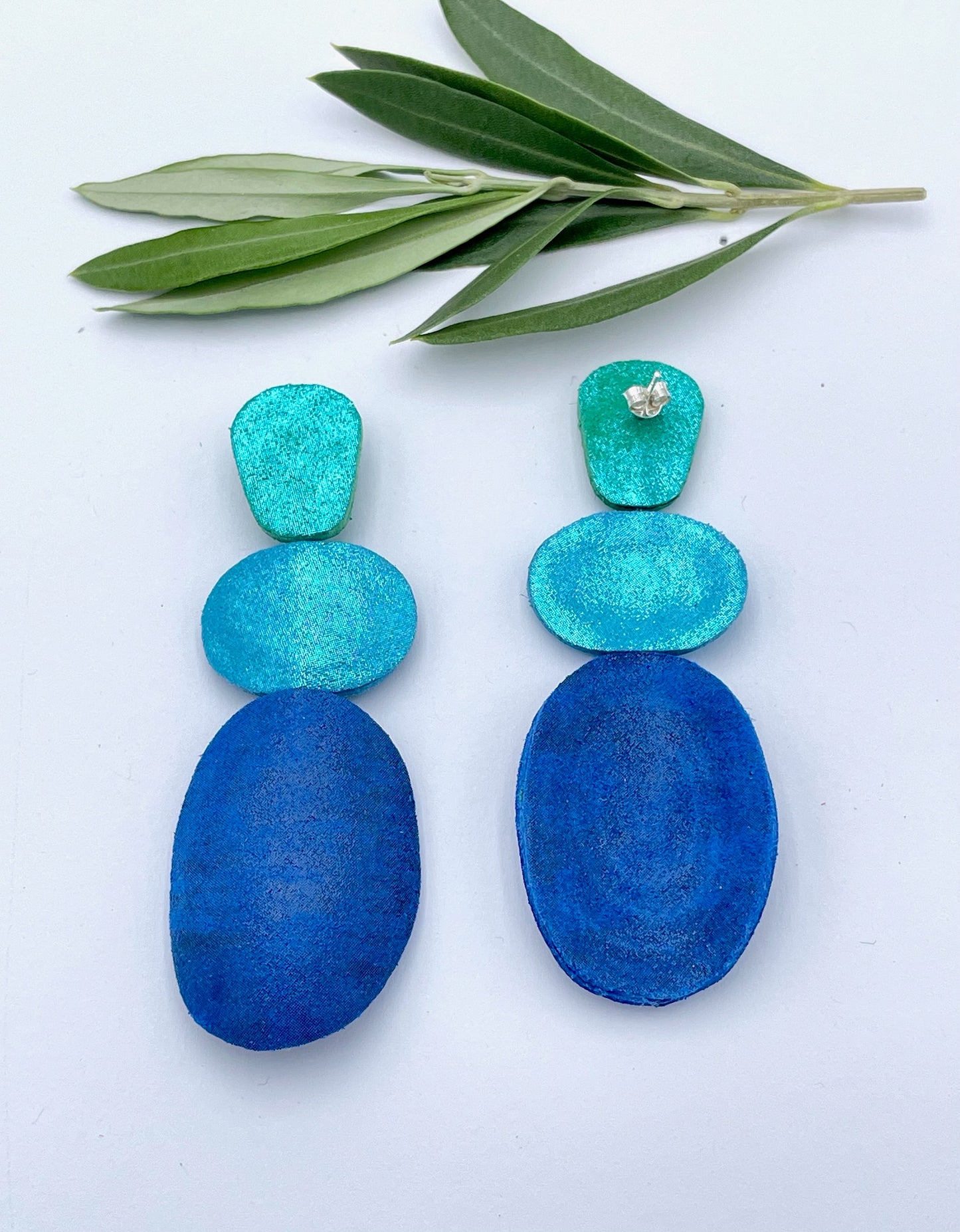 Edler Modeschmuck, hochwertiger Modeschmuck, blaue Ohrringe, Ohrringe blaue, exklusive Ohrringe, große Ohrstecker, Sommerohrringe